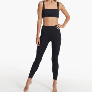 Vuori Evolve Legging - Black - Size Medium